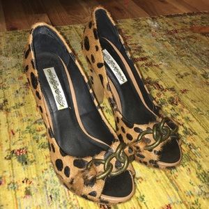 Naughty Monkey leopard and chains heels
